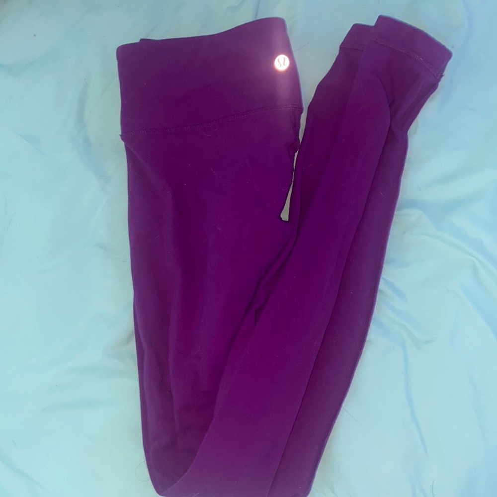 Dark purple Lulu lemon leggings size 6, 28’